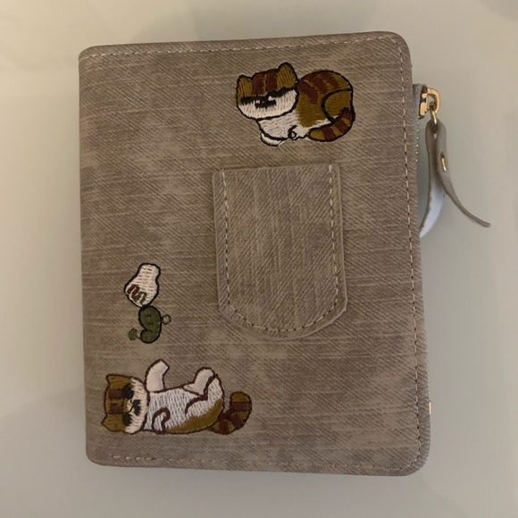 Wallets - Picture 4 of 9